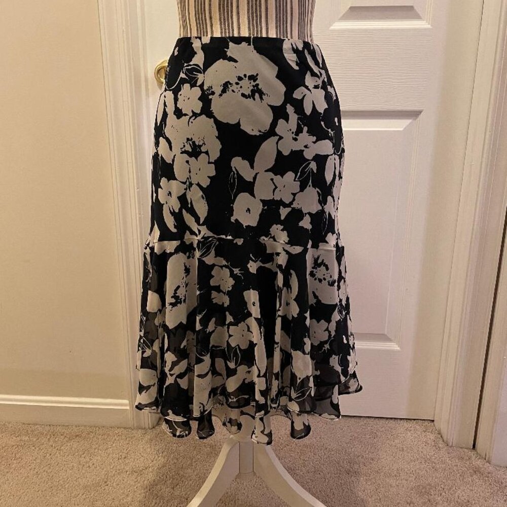 Chaps Navy and White Skirt Size M